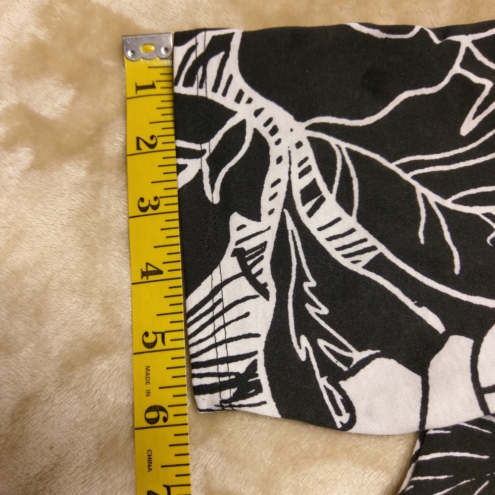 🌺LulaRoe Black/White Floral Design Perfect - Picture 4 of 7